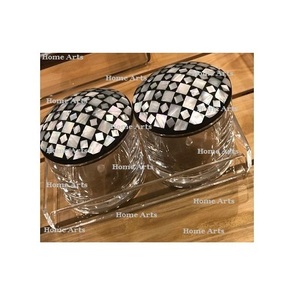 Caja de dulces acrílica de diseño clásico con bandeja de madera Caja de dulces de tamaño y forma personalizada de la mejor calidad en la India - Product Image 4