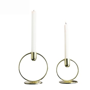 Candelabro de Latón Auténtico Martillado, Decoración Elegante para el Hogar Hecha a Mano con Acabado Personalizado por BRASSWORLD INDIA - Product Image 4