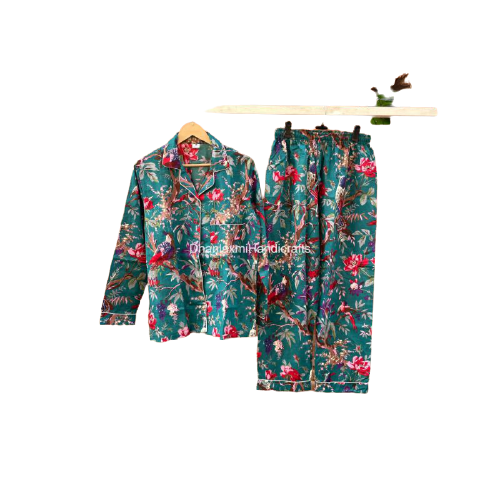 สีเขียว