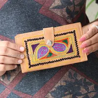Bolso de mano de cuero de cabra de tamaño pequeño, hecho a mano, con bordado multicolor