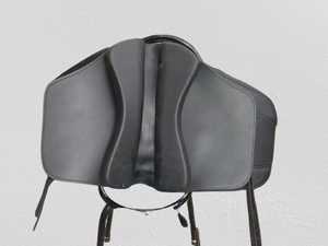 Sillín de caballo de alta calidad, Hecho en español, cuero genuino, con tamaño personalizado y logotipo - Product Image 4