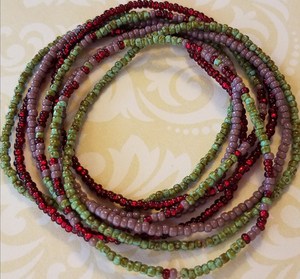 Red purple green seed <b>bead</b> <b>bracelet</b>, beaded <b>bracelet</b>, stretch <b>bracelet</b>, beaded jewelry, - Product Image 1