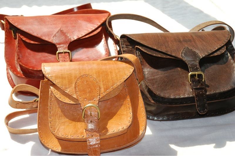 สีน้ำตาล