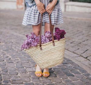 Panier de marché moderne et minimaliste avec longues poignées en cuir |   Panier français - Product Image 1