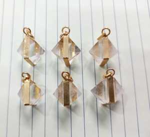 Bán Buôn Tự Nhiên Tinh Thể Rõ Ràng Thạch Anh Kim Tự Tháp Hình Dạng Với Bạc Rim Electroplated Mặt Dây Chất Lượng Siêu Tốt - Product Image 4