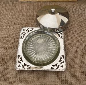 Plat à beurre et à fromage rond en acier inoxydable de qualité supérieure Récipient de cuisine élégant pour une utilisation de table Fabriqué en Inde - Product Image 2