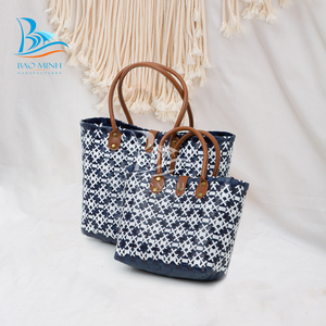 Bleu foncé tissé sac en plastique tissé à la main - Product Image 1