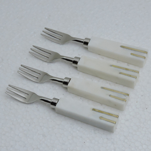 สแตนเลสและเรซินที่มีเคลือบพิมพ์จับ4ชิ้นชุดส้อม