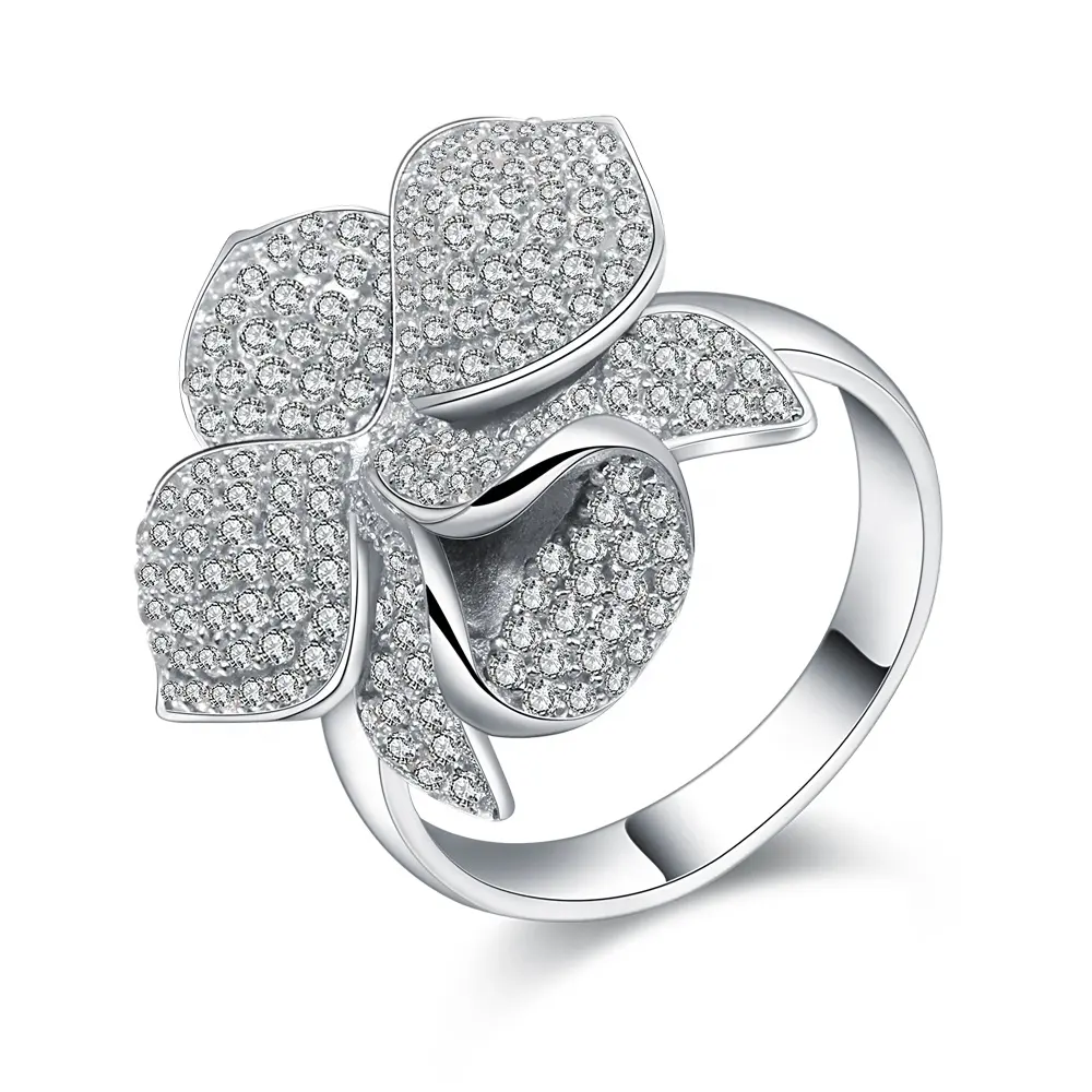 Великолепные серебряные кольца с микро закрепкой фианитами в виде цветка