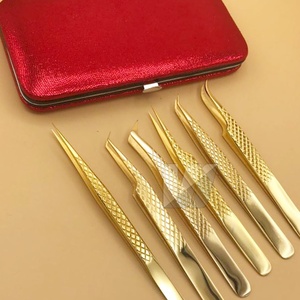 Pinzas de extensión de pestañas de fibra de volumen de agarre de diamante chapado en oro con logotipo personalizado de alta calidad, acero sostenible japonés para puntiagudo - Product Image 5