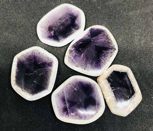 Cabujones de piedra Natural para hacer joyas, cabujones sueltos de amatista, forma libre, tamaño libre, precio al por mayor - Product Image 1