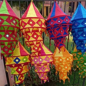 Indische handgemachte Großhandel Stil Hochzeits dekoration Stickerei Spiegel Arbeit Mehrfarbige hängende Stoff laternen
