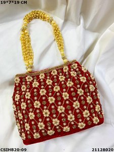 Sac Potli en velours perlé fait main de luxe Craftstages International avec poignée dorée |   Fête de mariage ethnique en soirée - Product Image 6