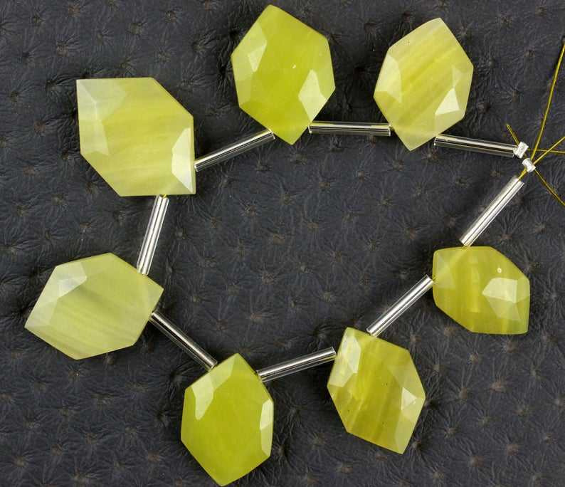 สีเหลือง