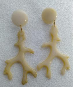 Boucles d'oreilles à breloques en métal plaqué or de style américain de haute qualité en vente directe d'usine pour filles et femmes - Product Image 6