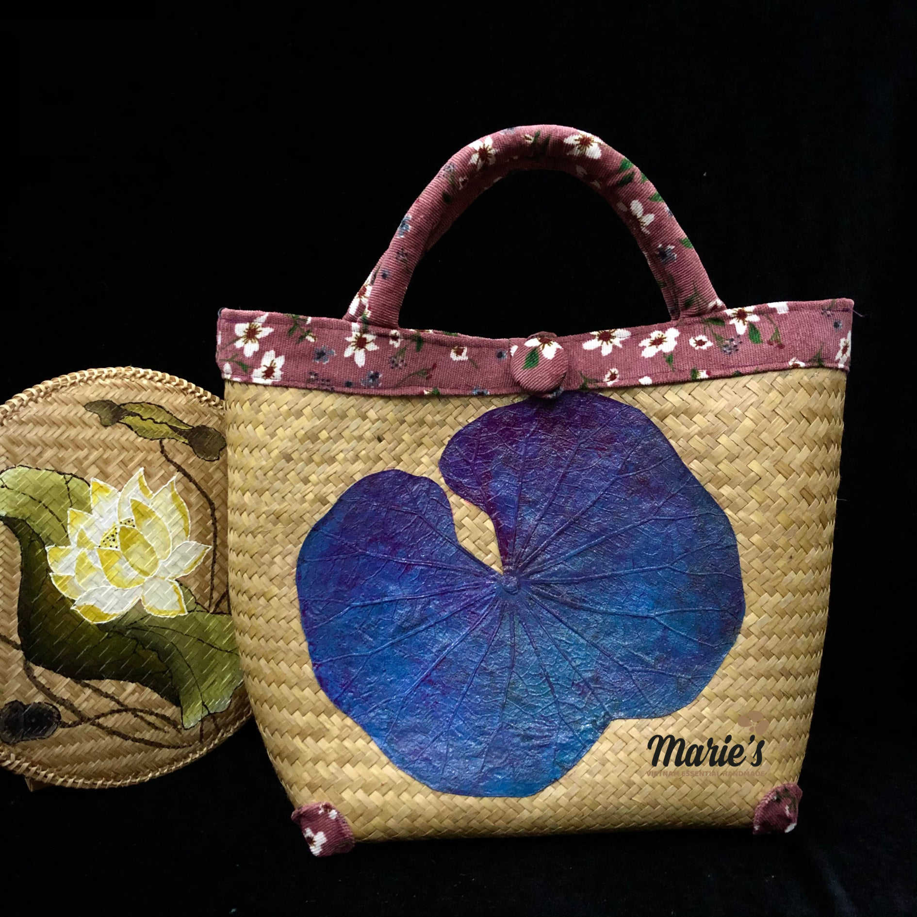 Natural color and drawing lotus leaf motif