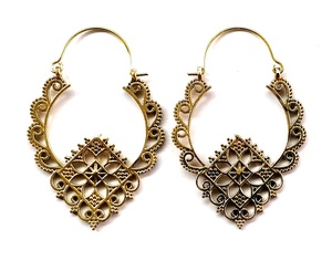 Dernières boucles d'oreilles créoles en laiton de style bohème Nouvelles conceptions indiennes pour les boucles d'oreilles créoles de mode pour dames - Product Image 1