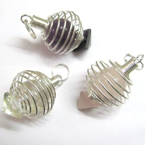 Compra Online Colgantes Espiral de Cuarzo Cristal con Pirámides y B: Colgantes Espiral de Cuarzo Cristal con Pirámides y B en Venta - Product Image 1