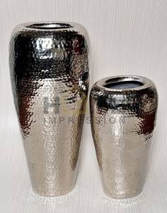 Vase à fleurs en métal plaqué argent et or Vase et pots de designer antique fantaisie Fournitures de centres de table décoratifs pour la maison et le jardin - Product Image 3