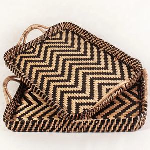 Plateau rectangulaire tissé en rotin et bambou, design moderne et unique, pour décoration intérieure, fabriqué au Vietnam - Product Image 1