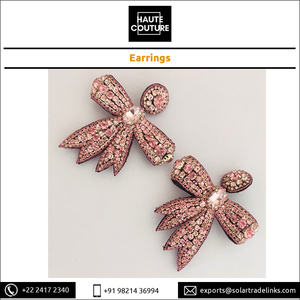 Pendientes colgantes de estilo clásico con forma de lazo para mujer bordados a mano y hechos a mano con diamantes de imitación de cristal del vendedor indio - Product Image 5