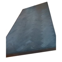 Table à manger industrielle en chevrons avec plateau en bois massif |   Meubles de maison avec structure métallique |   Tailles et couleurs personnalisées, faits à la main, pour l'extérieur, appartement