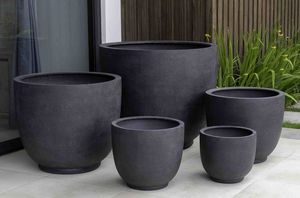 Attractive Design Eco-Friendly Durable Black Powder Coated Galvanized Customized Indoor Outdoor Planters and Flower Pots - Product Image 5
