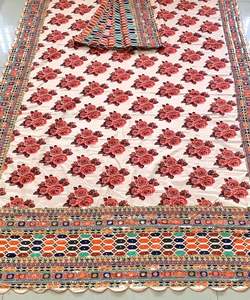 Sari en soie imprimé multicolore avec un design moderne, idéal pour les mariages et les festivals, un vêtement ethnique intemporel. - Product Image 3