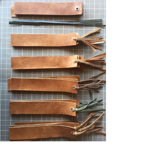 Marcas de libros de cuero en relieve con logotipo personalizado hechas de cuero de búfalo 2*6 pulgadas - Product Image 1