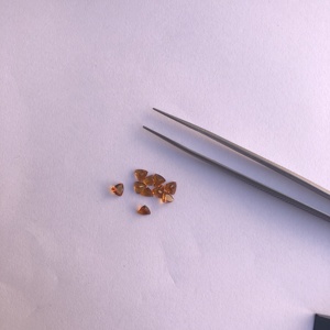 Piedra citrino Natural de 4mm, piedra preciosa suelta de corte trillón facetado del fabricante en Línea al mejor precio de fábrica al por mayor Alibaba - Product Image 2