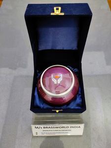 Odyssey Dog Urna de cremación para mascotas pintada a mano Aluminio Marrón Suministros funerarios personalizados - Product Image 5