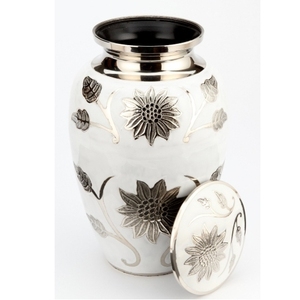 Urne funéraire en laiton blanc nacré à motifs floraux pour cendres humaines adultes, urne commémorative décorative en métal, récipient funéraire - Product Image 2