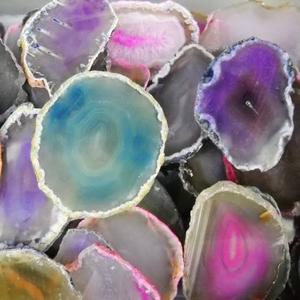 Venta al por mayor de cristales de piedra natural, piedras preciosas curativas de ágata, piedra de ónix curativa, posavasos de ágata CON ADORNO dorado - Product Image 2