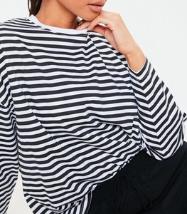 Camiseta de manga larga a rayas para mujer, camiseta negra y blanca con hombros descubiertos - Product Image 2