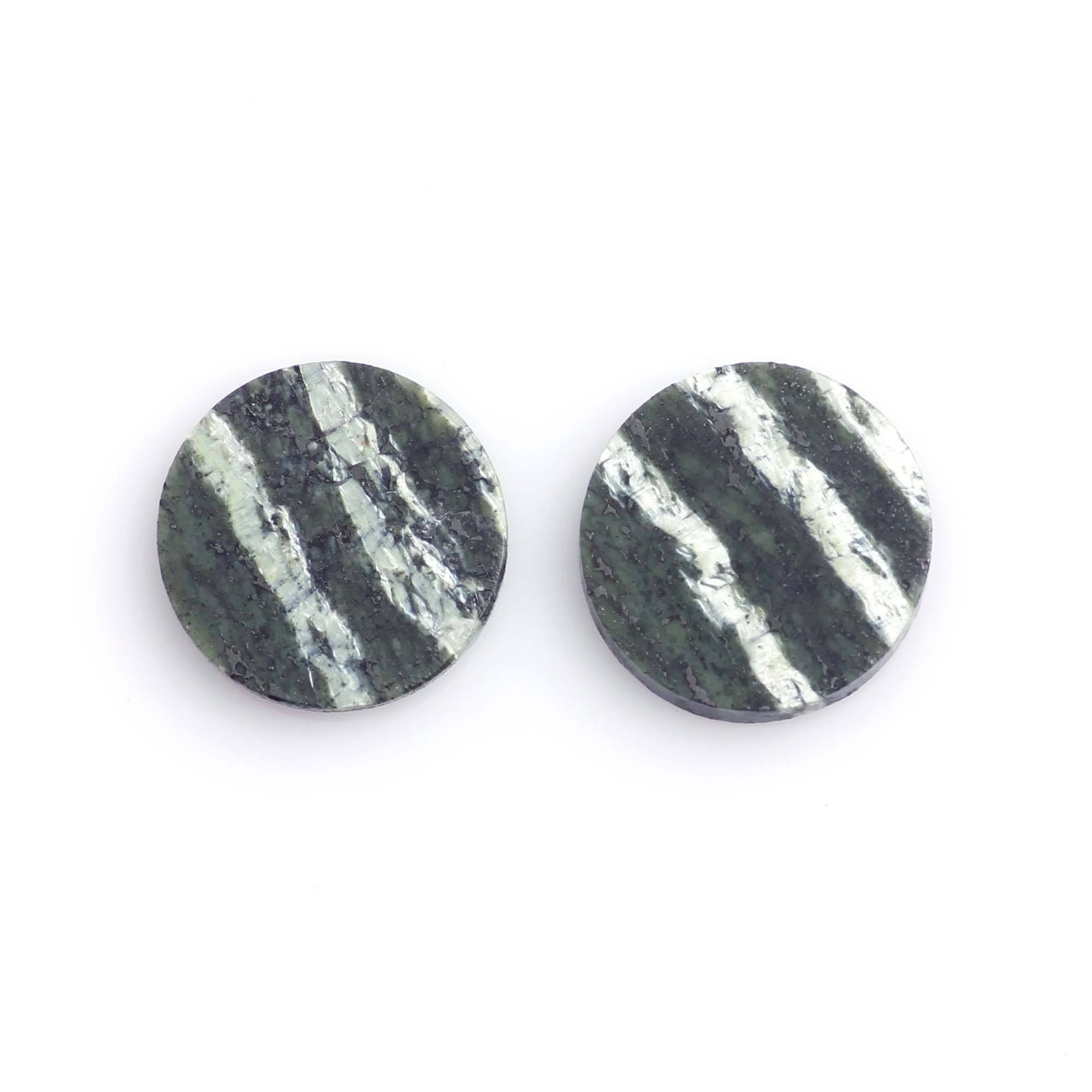 สีเขียว &amp; สีขาว