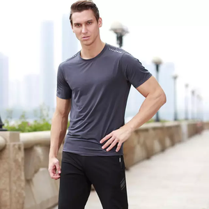 Personnalisé Hommes Gym Fitness T-shirt De Sport À Manches Courtes Solide Plus La Taille Respirant Athlétique Courir Porter Logo Sublimation - Product Image 4