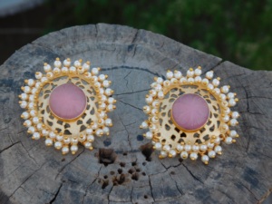 ต่างหูเม็ดเดี่ยวทำจากทองเหลืองชุบทองสำหรับเด็กผู้หญิงและผู้หญิงทันสมัยล่าสุด - Product Image 3