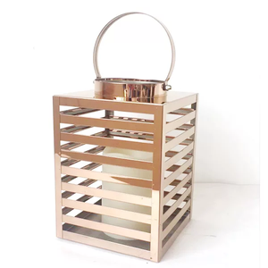 Vente en gros de bougeoirs en métal, lanternes, bocaux à bougies au design unique - Product Image 1