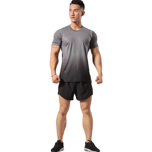 Camiseta de cuello redondo de algodón personalizada de moda para hombres Logotipo en relieve 3D Diseño Atlético transpirable Cómodo Ajuste de gran tamaño Primavera/Verano - Product Image 1