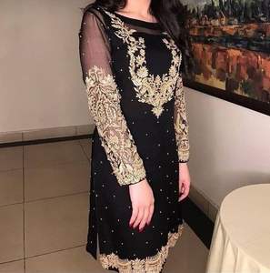 2022 superbe ensemble Kameez et pantalon à broderie lourde avec perles de verre cristal Dabka Work Diamond Decoration pour les fêtes de mariage - Product Image 1