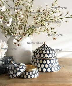 Ensemble de 4 casseroles de tailles différentes faites à la main en laiton et incrustation d'os pour servir une marmite à usage hôtelier - Product Image 3