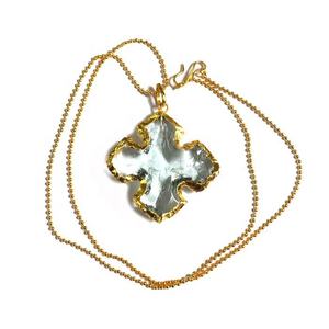Collier Aqua avec pointes de flèche sculptées et chaîne plaquée or, naturel - Product Image 1