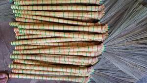 Balai en herbe du Vietnam / Balai en herbe naturelle / Balai en fibre de coco / Balai doux en herbe naturelle pour balayette à poussière - Product Image 2