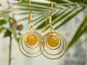 Boucles d'oreilles pendantes faites à la main en argent sterling 92.5 plaqué or avec perles de pierres précieuses à facettes en calcédoine naturelle pour les cadeaux de mariage - Product Image 4