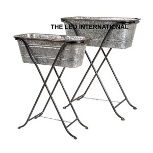 Juego de 3 Macetas Decorativas Modernas de Acero Inoxidable para Interiores y Exteriores con Soporte Trípode Dorado - Product Image 3