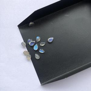 พลอยลาบราโดไรต์ธรรมชาติขนาด 3 มม. 4 มม. รูปทรงลูกแพร์ เรียบ ไม่มีเจาะรู จากผู้ผลิต ดีไซน์ล่าสุดสำหรับเครื่องประดับ ราคาสุดคุ้ม - Product Image 1