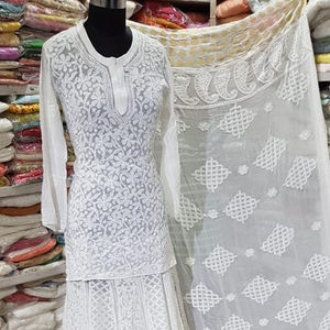 อนาร์คาลิวิสโคสเคอร์ติที่มีสไตล์ด้านหน้าแบบเปิดสไตล์อัลโลชิกันคาริและดูัตต้าหนักด้วยงานปักด้าย ankor - Product Image 1