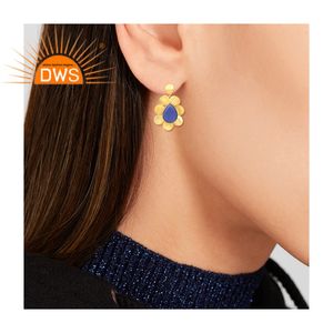 Pendientes de latón chapados en oro amarillo, joyería de diseño Floral, venta al por mayor - Product Image 4