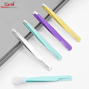 Pince à épiler de beauté de haute qualité personnalisée fabriquée au Pakistan avec pointe pointue avec votre propre conception de logo pour la mise en forme des sourcils - Product Image 2