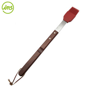 Pinceau de cuisson en silicone pour barbecue avec manche en bois de rose, résistant à la chaleur et facile à nettoyer, 46 cm - Product Image 1